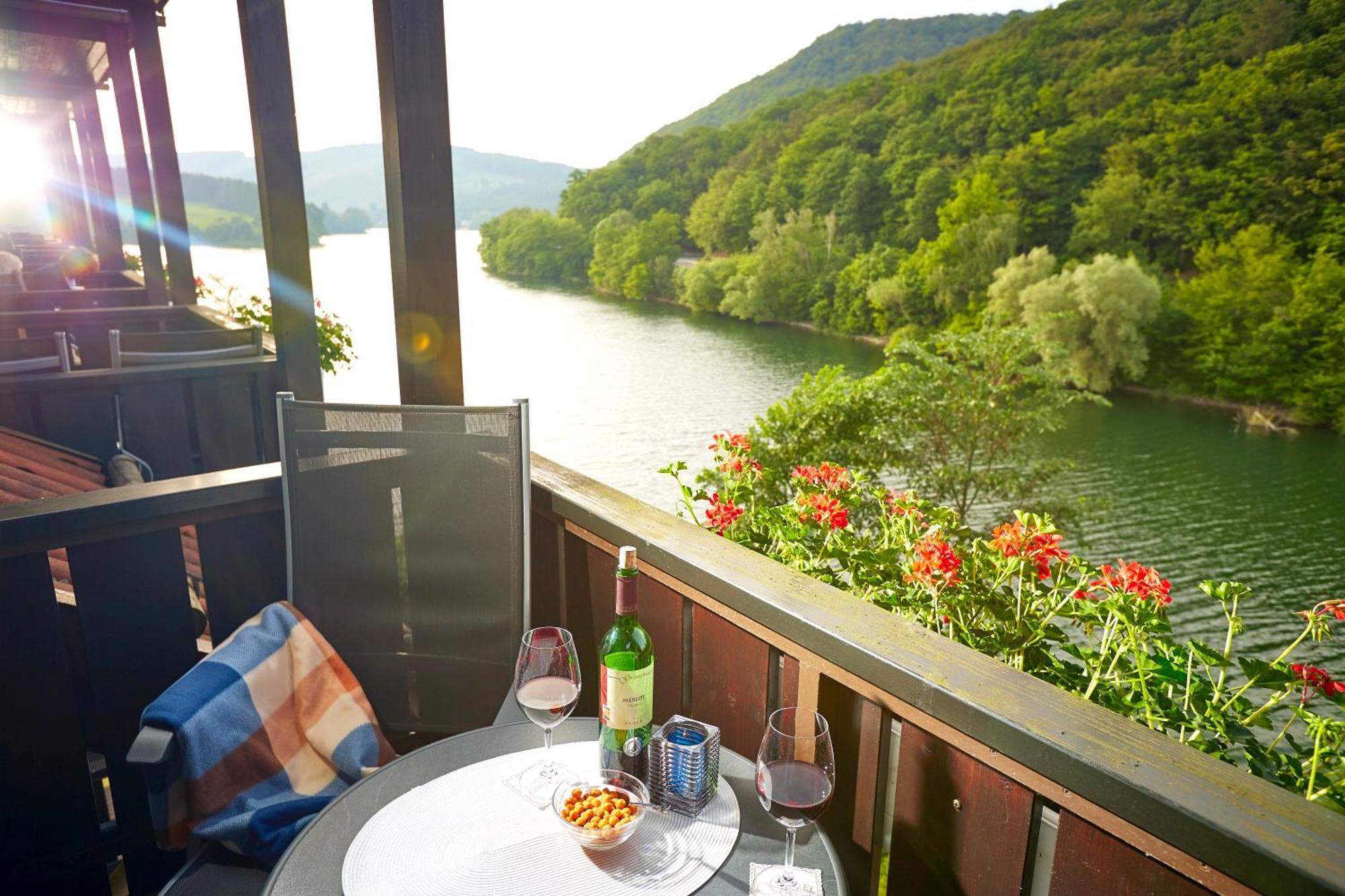 Goebel'S Seehotel Diemelsee Exterior foto